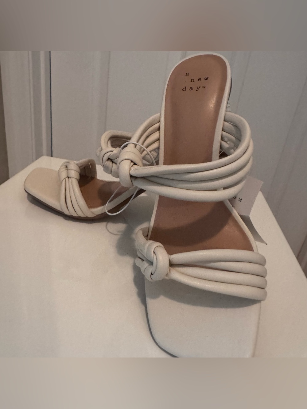 a.new.day White Knotted Strap Heeled Sandals size 7. NWT